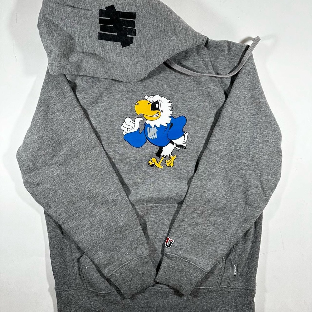 UNDEFEATED Hoodie Size Small